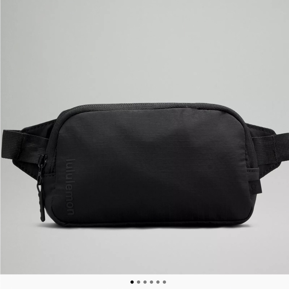 Lululemon - Mini Belt Bag